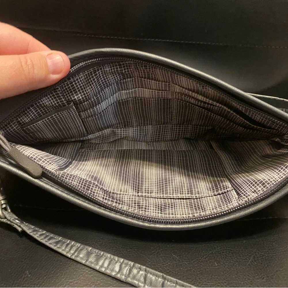 New NWT Travelon Anti-Theft‎ RFID Slim Shoulder Bag Gray #12596
